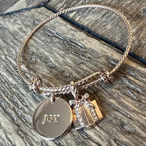 MARY KAY Vintage Holiday Charm Bracelet in Gold Tone